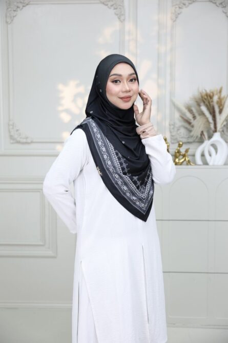 Tyara Hijab - Black